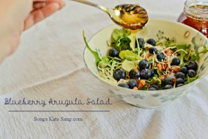 Blueberry-Arugula-Salad-with-Honey-Drizzle